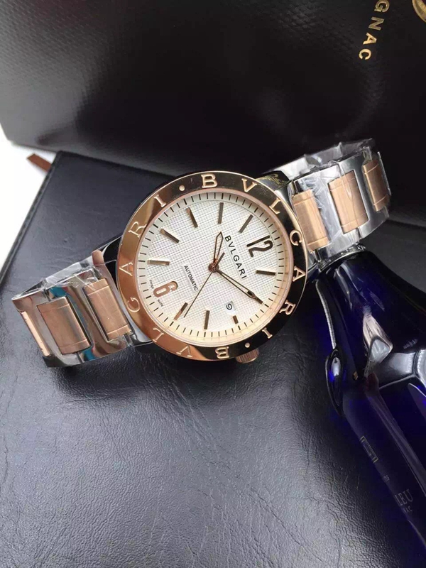 ブルガリ時計正面デザイン